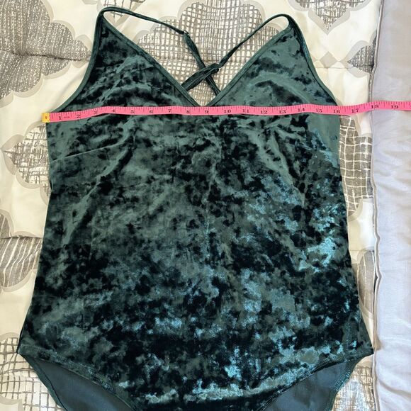 Forever 21 Size 1x Green Velvet Sleeveless Bodysuit - Picture 7 of 11